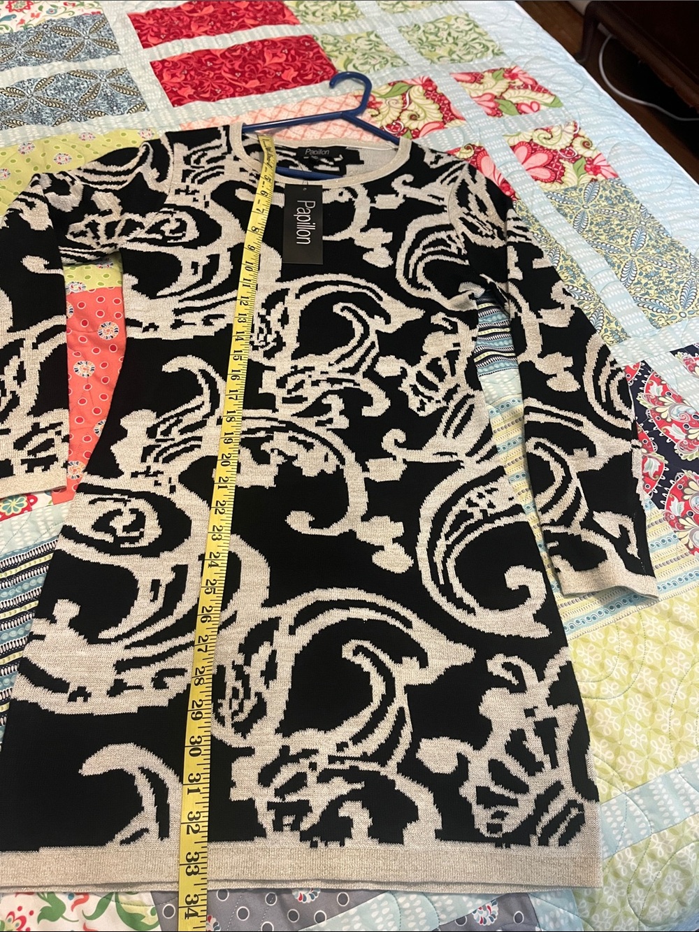 Papillon Blanc Black and Cream Abstract Scroll Knit Long-Sleeve sweater dress